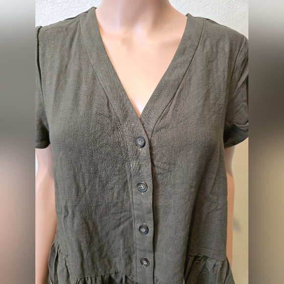 Love Sadie Green  Button Front Peplum Shirt Medium - Picture 3 of 7